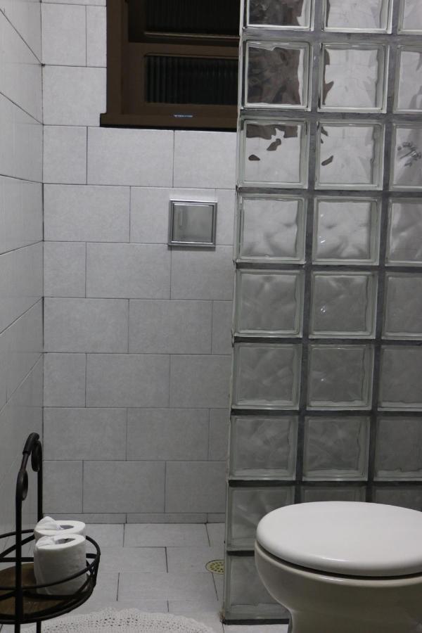 Excelente Quarto Com Cama De Casal King Em Casa Perto Do Aeroporto De Curitiba São José dos Pinhais Dış mekan fotoğraf